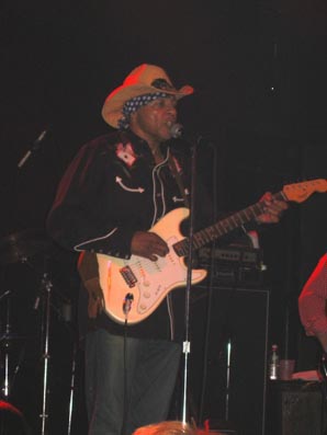 Bowery Ballroom 10. August 2002, New York. Photo by Lisa Rosenberg